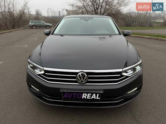 Серый Фольксваген Пассат, объемом двигателя 1.97 л и пробегом 207 тыс. км за 24000 $, фото 28 на Automoto.ua