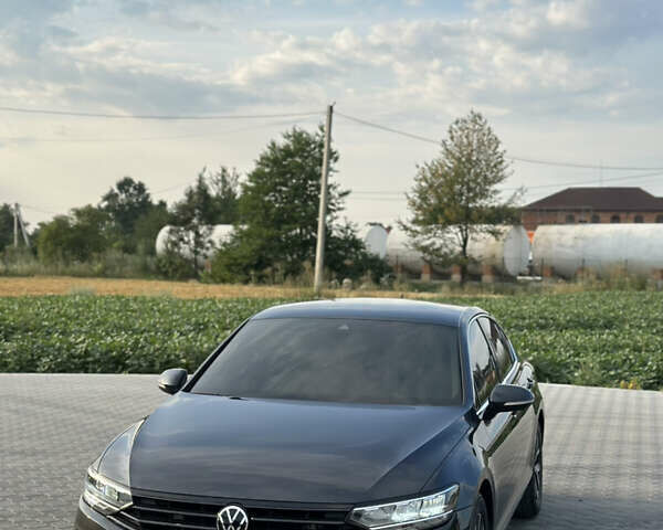 Серый Фольксваген Пассат, объемом двигателя 1.97 л и пробегом 150 тыс. км за 23500 $, фото 2 на Automoto.ua