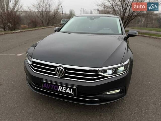 Серый Фольксваген Пассат, объемом двигателя 1.97 л и пробегом 207 тыс. км за 24000 $, фото 25 на Automoto.ua