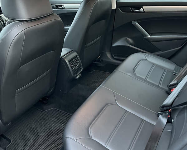 Серый Фольксваген Пассат, объемом двигателя 1.98 л и пробегом 114 тыс. км за 16000 $, фото 14 на Automoto.ua