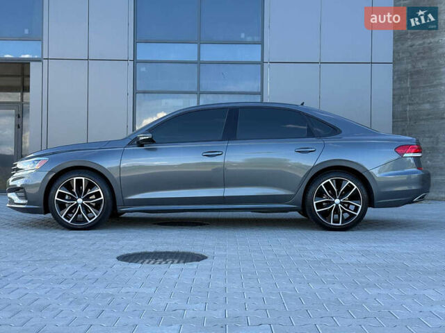 Серый Фольксваген Пассат, объемом двигателя 2 л и пробегом 183 тыс. км за 16900 $, фото 5 на Automoto.ua