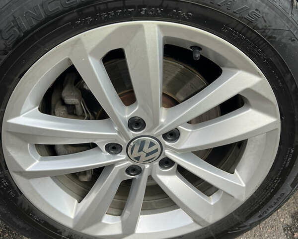 Сірий Фольксваген Пассат, об'ємом двигуна 2 л та пробігом 49 тис. км за 18800 $, фото 31 на Automoto.ua