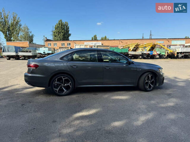 Сірий Фольксваген Пассат, об'ємом двигуна 2 л та пробігом 173 тис. км за 18350 $, фото 5 на Automoto.ua