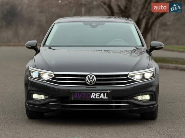 Серый Фольксваген Пассат, объемом двигателя 1.97 л и пробегом 207 тыс. км за 24000 $, фото 16 на Automoto.ua