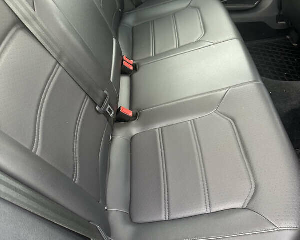 Фольксваген Пассат 2020 в Киеве на Automoto.ua Серый Фольксваген Пассат, объемом двигателя 2 л и пробегом 129 тыс. км за 17999 $, фото 21 на Automoto.ua