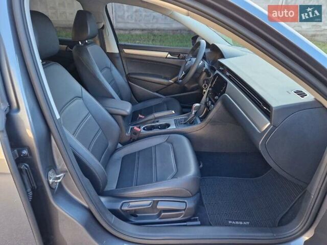 Серый Фольксваген Пассат, объемом двигателя 1.98 л и пробегом 15 тыс. км за 20999 $, фото 58 на Automoto.ua
