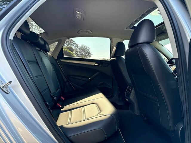 Фольксваген Пассат 2021 в Львове на Automoto.ua Серый Фольксваген Пассат, объемом двигателя 2 л и пробегом 15 тыс. км за 8900 $, фото 3 на Automoto.ua