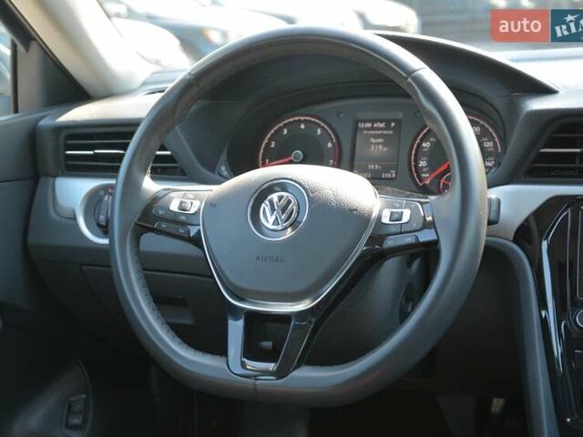 Фольксваген Пассат 2021 у Києві на Automoto.ua Сірий Фольксваген Пассат, об'ємом двигуна 1.98 л та пробігом 103 тис. км за 19800 $, фото 22 на Automoto.ua