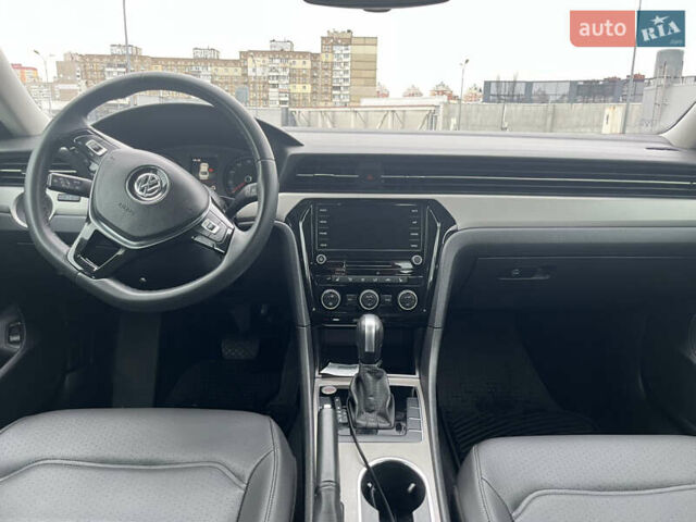 Серый Фольксваген Пассат, объемом двигателя 2 л и пробегом 105 тыс. км за 17800 $, фото 10 на Automoto.ua