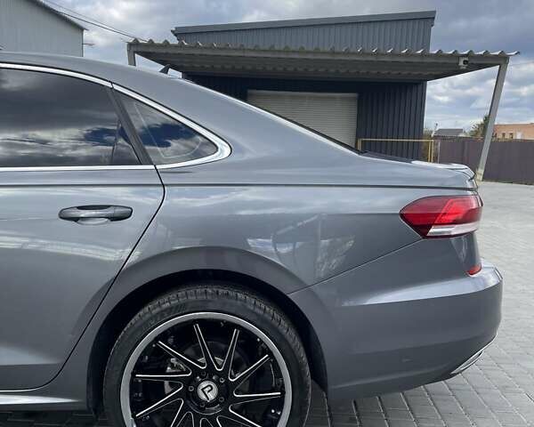 Фольксваген Пассат 2021 в Белой Церкве на Automoto.ua Серый Фольксваген Пассат, объемом двигателя 2 л и пробегом 124 тыс. км за 15300 $, фото 8 на Automoto.ua