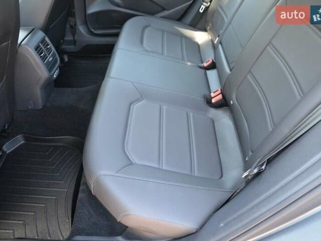 Фольксваген Пассат 2021 у Києві на Automoto.ua Сірий Фольксваген Пассат, об'ємом двигуна 1.98 л та пробігом 103 тис. км за 19800 $, фото 35 на Automoto.ua