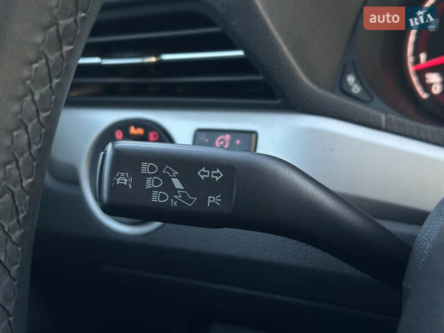 Серый Фольксваген Пассат, объемом двигателя 2 л и пробегом 122 тыс. км за 17900 $, фото 33 на Automoto.ua