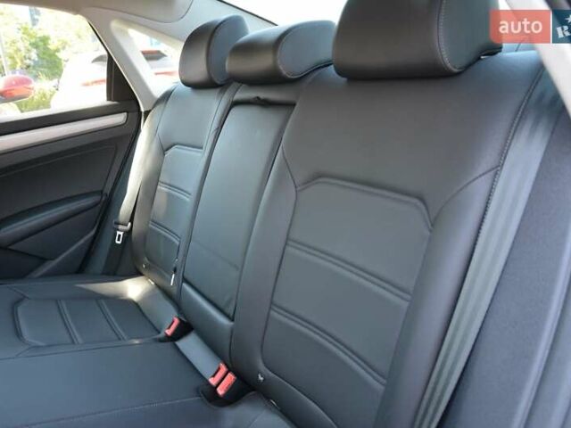 Фольксваген Пассат 2021 у Києві на Automoto.ua Сірий Фольксваген Пассат, об'ємом двигуна 1.98 л та пробігом 103 тис. км за 19800 $, фото 36 на Automoto.ua