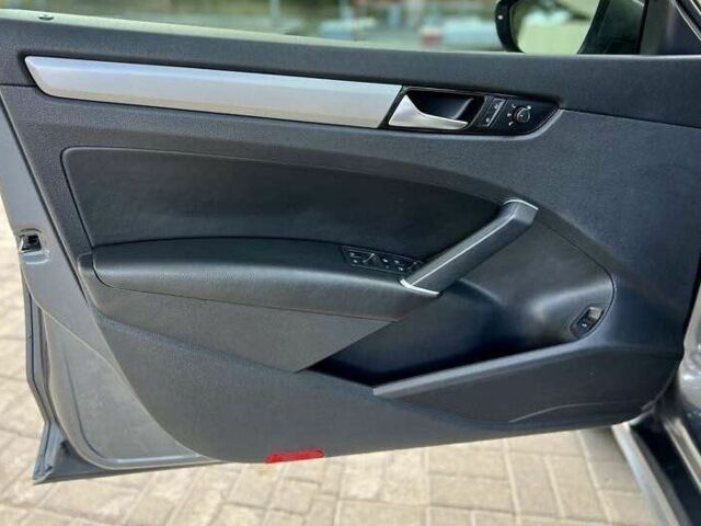 Фольксваген Пассат 2021 у Львові на Automoto.ua Сірий Фольксваген Пассат, об'ємом двигуна 2 л та пробігом 62 тис. км за 15000 $, фото 16 на Automoto.ua