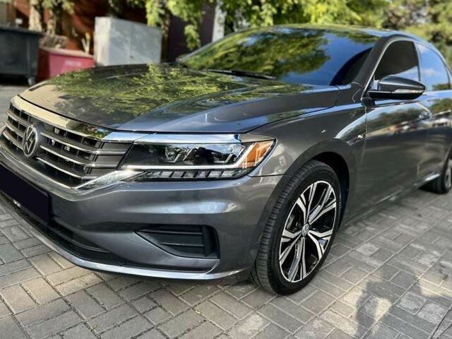 Фольксваген Пассат 2021 у Львові на Automoto.ua Сірий Фольксваген Пассат, об'ємом двигуна 2 л та пробігом 62 тис. км за 15000 $, фото 3 на Automoto.ua