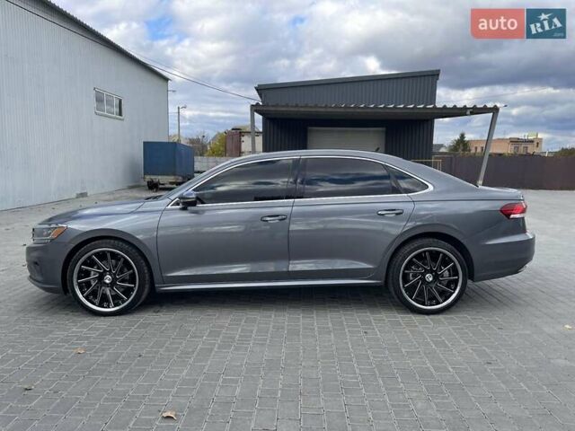 Фольксваген Пассат 2021 в Белой Церкве на Automoto.ua Серый Фольксваген Пассат, объемом двигателя 2 л и пробегом 124 тыс. км за 15300 $, фото 7 на Automoto.ua