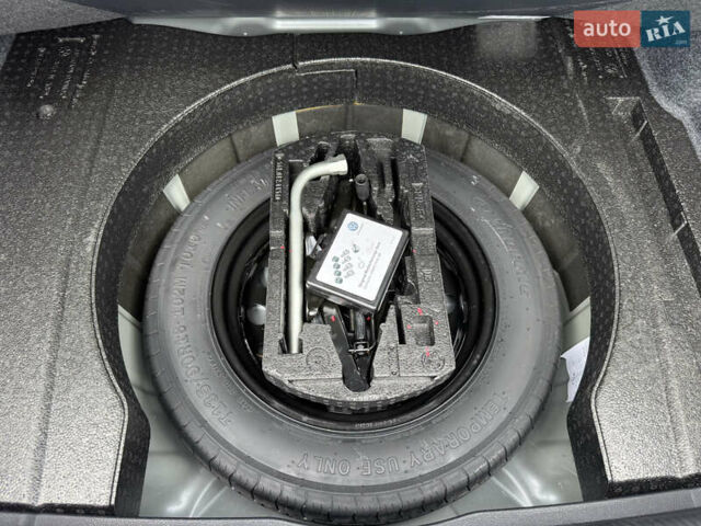 Фольксваген Пассат 2021 у Дубно на Automoto.ua Сірий Фольксваген Пассат, об'ємом двигуна 2 л та пробігом 162 тис. км за 16499 $, фото 20 на Automoto.ua