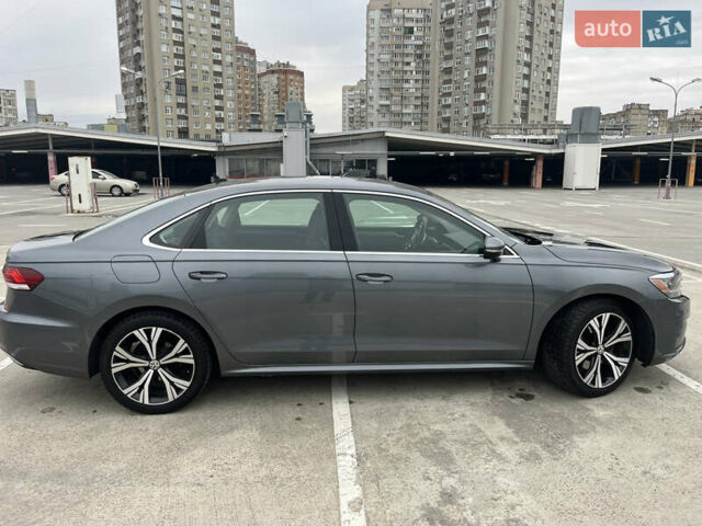 Серый Фольксваген Пассат, объемом двигателя 2 л и пробегом 105 тыс. км за 17800 $, фото 4 на Automoto.ua