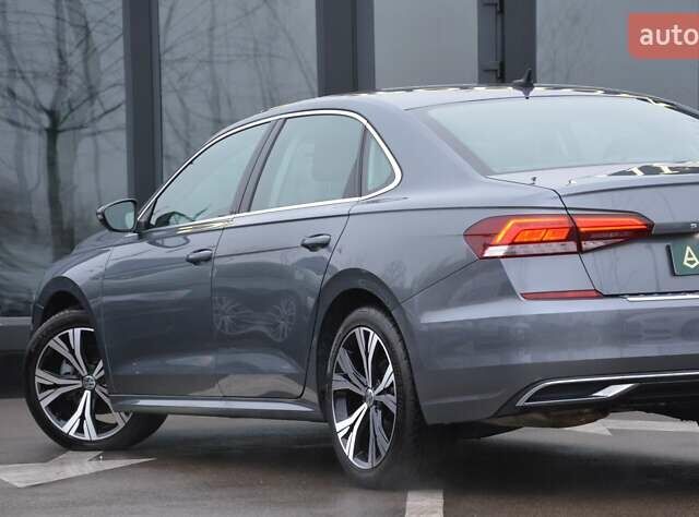 Серый Фольксваген Пассат, объемом двигателя 1.98 л и пробегом 103 тыс. км за 18800 $, фото 8 на Automoto.ua