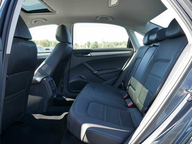 Серый Фольксваген Пассат, объемом двигателя 2 л и пробегом 14 тыс. км за 8050 $, фото 10 на Automoto.ua