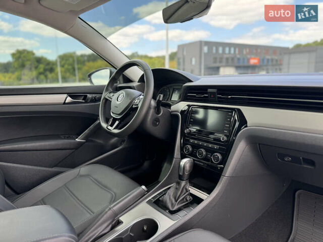 Фольксваген Пассат 2021 у Дубно на Automoto.ua Сірий Фольксваген Пассат, об'ємом двигуна 2 л та пробігом 162 тис. км за 16499 $, фото 24 на Automoto.ua