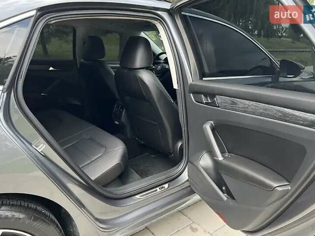 Сірий Фольксваген Пассат, об'ємом двигуна 2 л та пробігом 42 тис. км за 22100 $, фото 18 на Automoto.ua