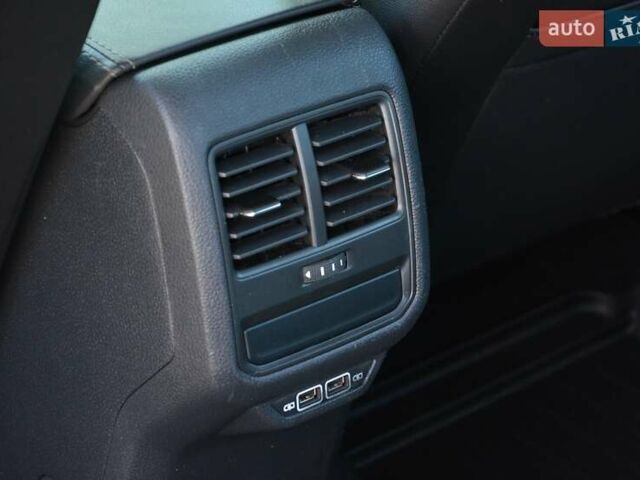 Фольксваген Пассат 2021 у Києві на Automoto.ua Сірий Фольксваген Пассат, об'ємом двигуна 1.98 л та пробігом 103 тис. км за 19800 $, фото 37 на Automoto.ua