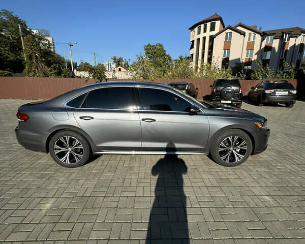 Фольксваген Пассат 2021 у Києві на Automoto.ua Сірий Фольксваген Пассат, об'ємом двигуна 1.98 л та пробігом 92 тис. км за 18650 $, фото 2 на Automoto.ua
