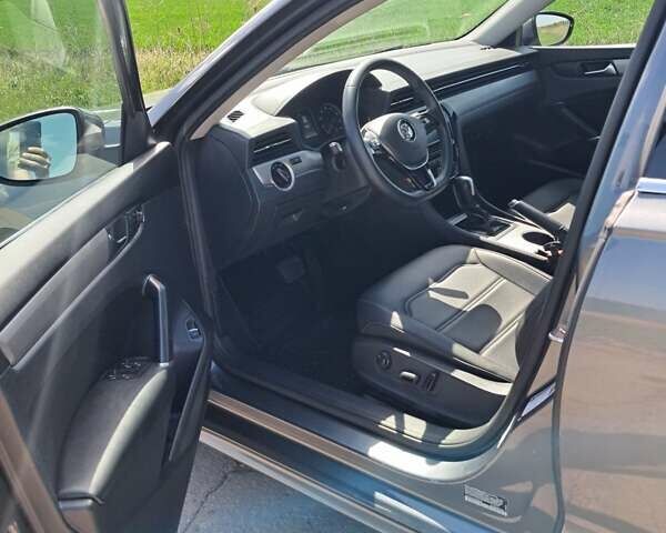 Серый Фольксваген Пассат, объемом двигателя 1.98 л и пробегом 93 тыс. км за 17500 $, фото 8 на Automoto.ua