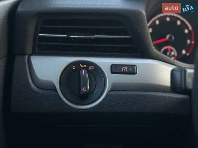 Серый Фольксваген Пассат, объемом двигателя 2 л и пробегом 122 тыс. км за 17900 $, фото 32 на Automoto.ua