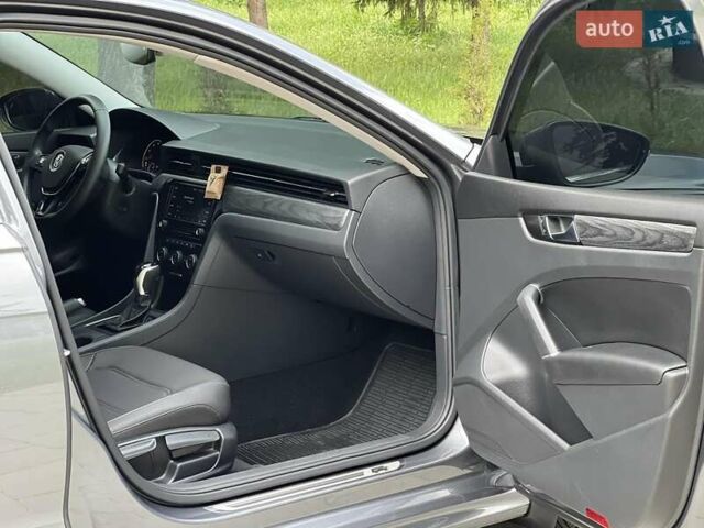 Сірий Фольксваген Пассат, об'ємом двигуна 2 л та пробігом 42 тис. км за 22100 $, фото 11 на Automoto.ua