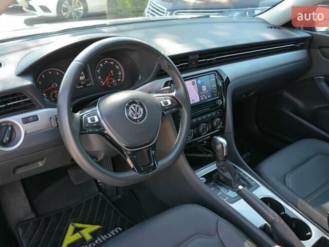 Фольксваген Пассат 2021 у Києві на Automoto.ua Сірий Фольксваген Пассат, об'ємом двигуна 1.98 л та пробігом 103 тис. км за 19800 $, фото 16 на Automoto.ua