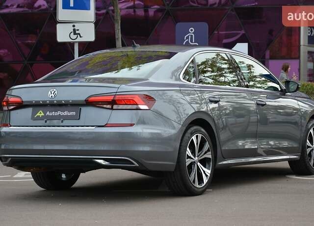 Фольксваген Пассат 2021 у Києві на Automoto.ua Сірий Фольксваген Пассат, об'ємом двигуна 1.98 л та пробігом 103 тис. км за 19800 $, фото 10 на Automoto.ua
