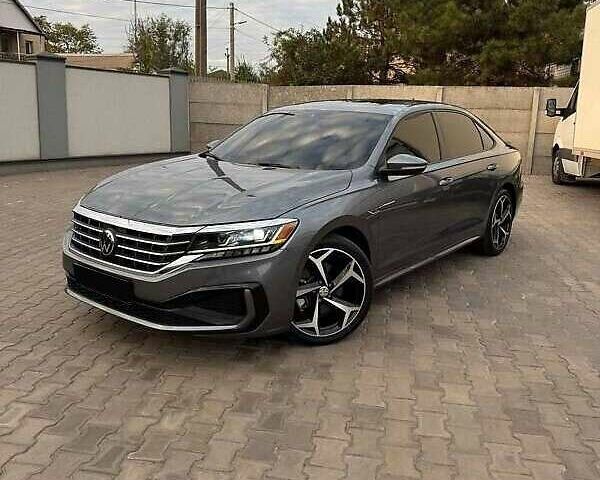 Серый Фольксваген Пассат, объемом двигателя 1.98 л и пробегом 61 тыс. км за 21300 $, фото 6 на Automoto.ua