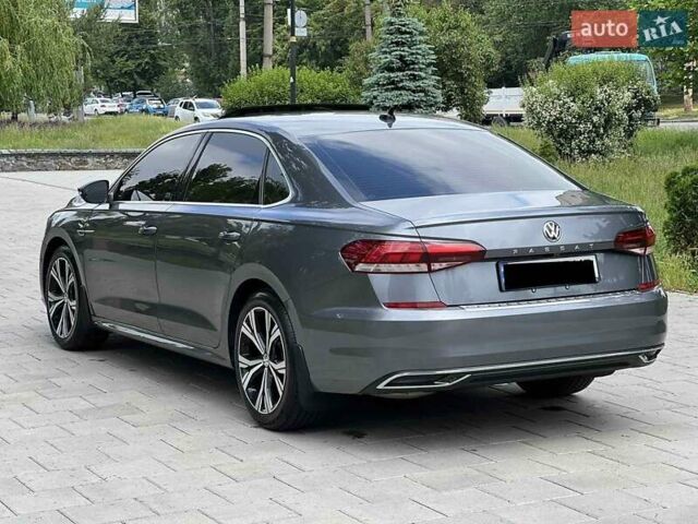 Сірий Фольксваген Пассат, об'ємом двигуна 2 л та пробігом 42 тис. км за 22100 $, фото 4 на Automoto.ua