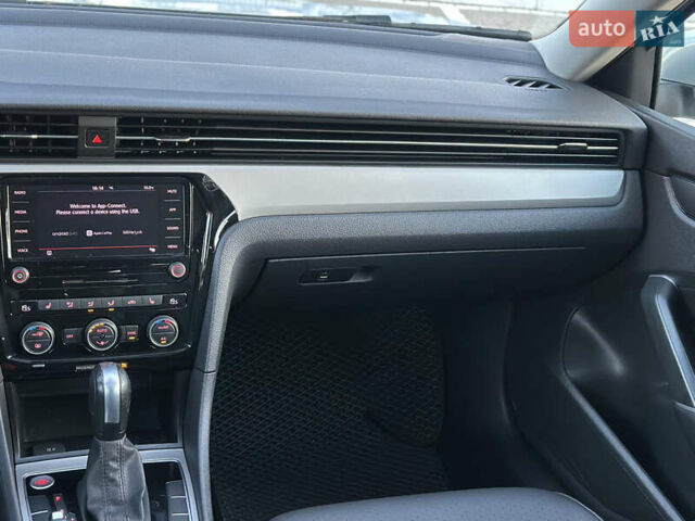 Серый Фольксваген Пассат, объемом двигателя 2 л и пробегом 122 тыс. км за 17900 $, фото 26 на Automoto.ua