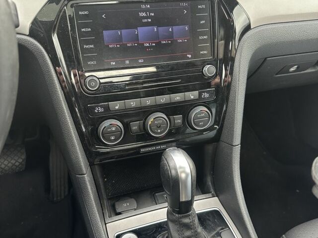 Серый Фольксваген Пассат, объемом двигателя 2 л и пробегом 239 тыс. км за 14999 $, фото 5 на Automoto.ua