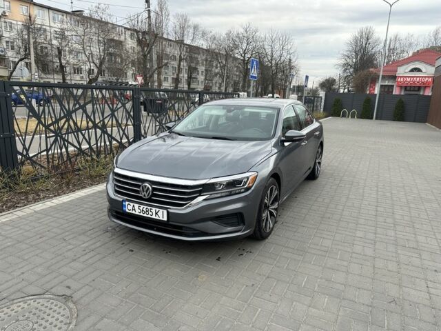 Серый Фольксваген Пассат, объемом двигателя 2 л и пробегом 239 тыс. км за 14999 $, фото 1 на Automoto.ua