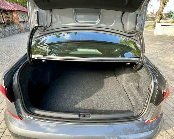 Серый Фольксваген Пассат, объемом двигателя 2 л и пробегом 50 тыс. км за 16500 $, фото 7 на Automoto.ua