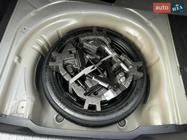 Серый Фольксваген Пассат, объемом двигателя 1.97 л и пробегом 189 тыс. км за 29999 $, фото 52 на Automoto.ua