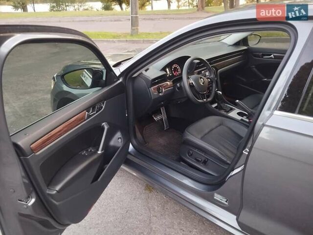 Серый Фольксваген Пассат, объемом двигателя 2 л и пробегом 83 тыс. км за 19200 $, фото 18 на Automoto.ua