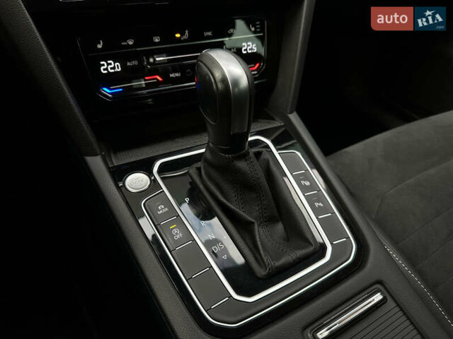 Серый Фольксваген Пассат, объемом двигателя 1.97 л и пробегом 189 тыс. км за 29999 $, фото 62 на Automoto.ua