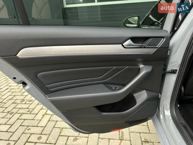 Серый Фольксваген Пассат, объемом двигателя 1.97 л и пробегом 189 тыс. км за 27999 $, фото 44 на Automoto.ua