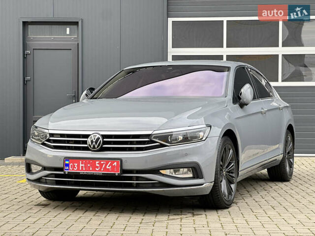 Серый Фольксваген Пассат, объемом двигателя 1.97 л и пробегом 189 тыс. км за 27999 $, фото 3 на Automoto.ua