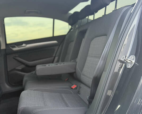 Серый Фольксваген Пассат, объемом двигателя 2 л и пробегом 123 тыс. км за 29900 $, фото 89 на Automoto.ua