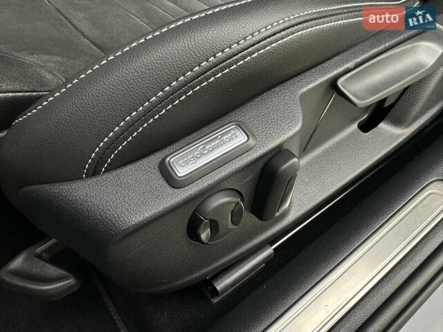 Серый Фольксваген Пассат, объемом двигателя 1.97 л и пробегом 189 тыс. км за 27999 $, фото 55 на Automoto.ua