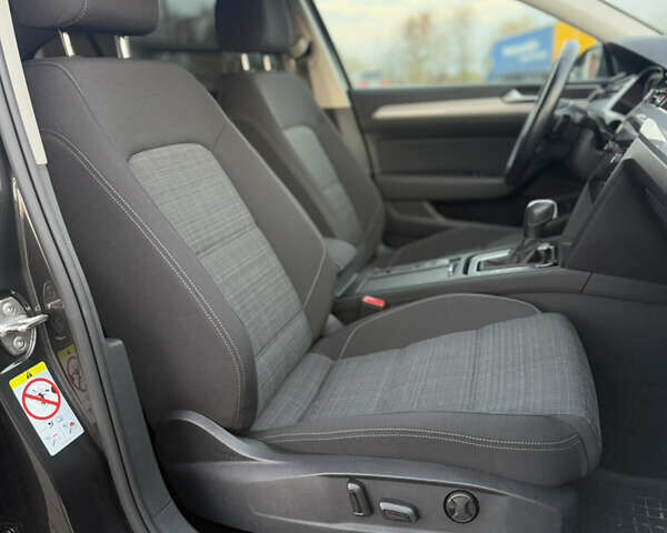 Серый Фольксваген Пассат, объемом двигателя 2 л и пробегом 123 тыс. км за 29900 $, фото 68 на Automoto.ua