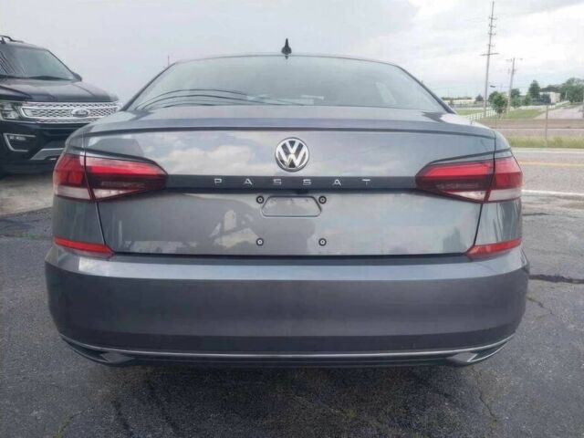 Серый Фольксваген Пассат, объемом двигателя 2 л и пробегом 13 тыс. км за 30000 $, фото 6 на Automoto.ua