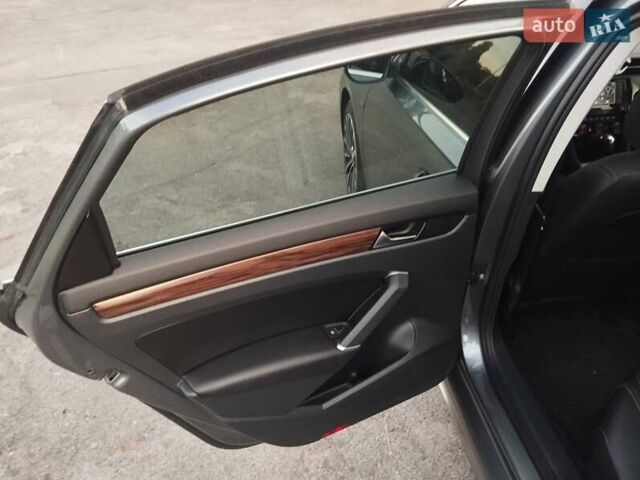 Серый Фольксваген Пассат, объемом двигателя 2 л и пробегом 83 тыс. км за 19200 $, фото 25 на Automoto.ua