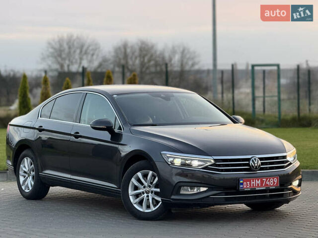 Серый Фольксваген Пассат, объемом двигателя 2 л и пробегом 123 тыс. км за 29900 $, фото 2 на Automoto.ua